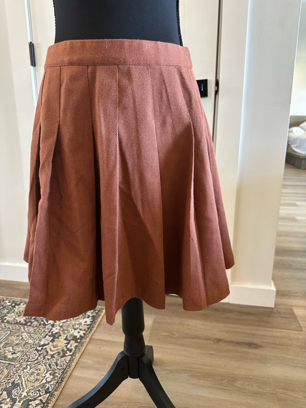 Princess Highway Classic A-Line Pleated Skirt in Rust Size Medium